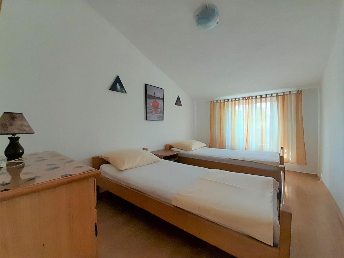 Apartments Nada Krk Island Exterior foto